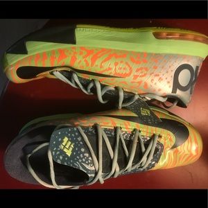 Nike LD 6 “Liger” colorway basketball shoe